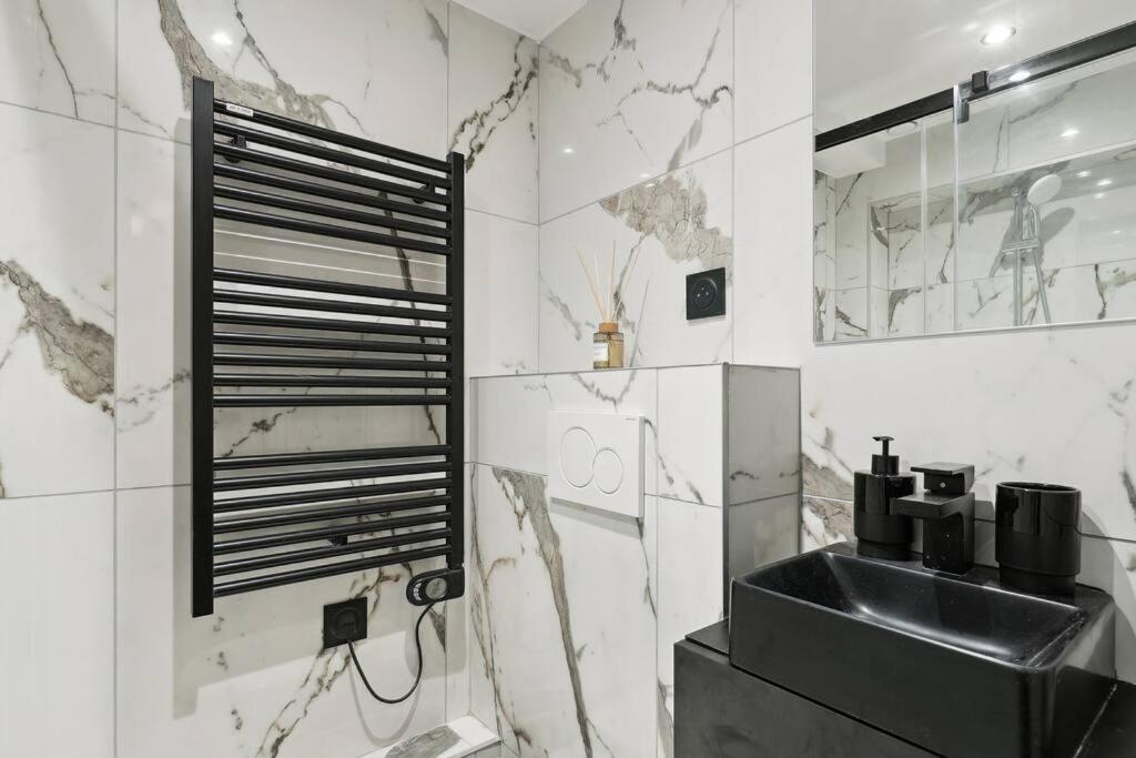 דירות Duplex Parisien Pres Du Louvre מראה חיצוני תמונה