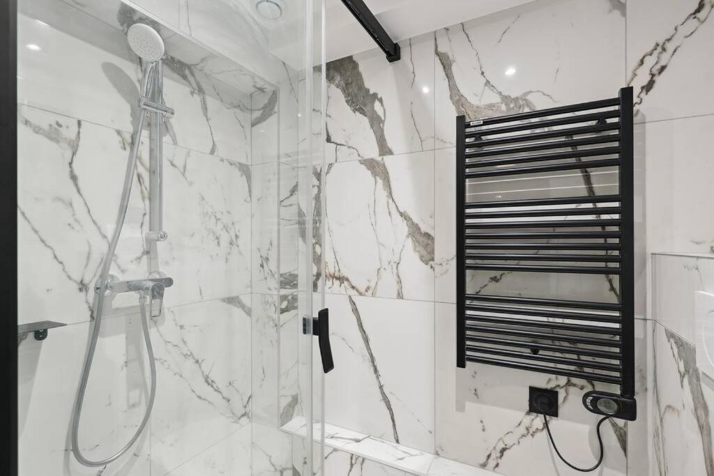 דירות Duplex Parisien Pres Du Louvre מראה חיצוני תמונה