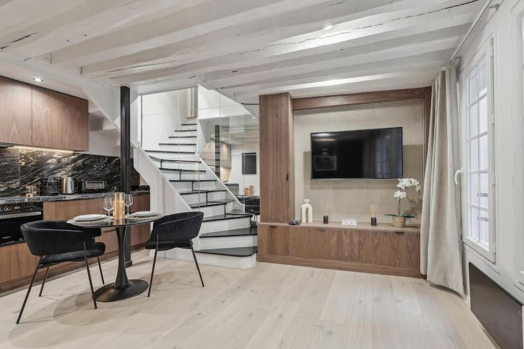 דירות Duplex Parisien Pres Du Louvre מראה חיצוני תמונה
