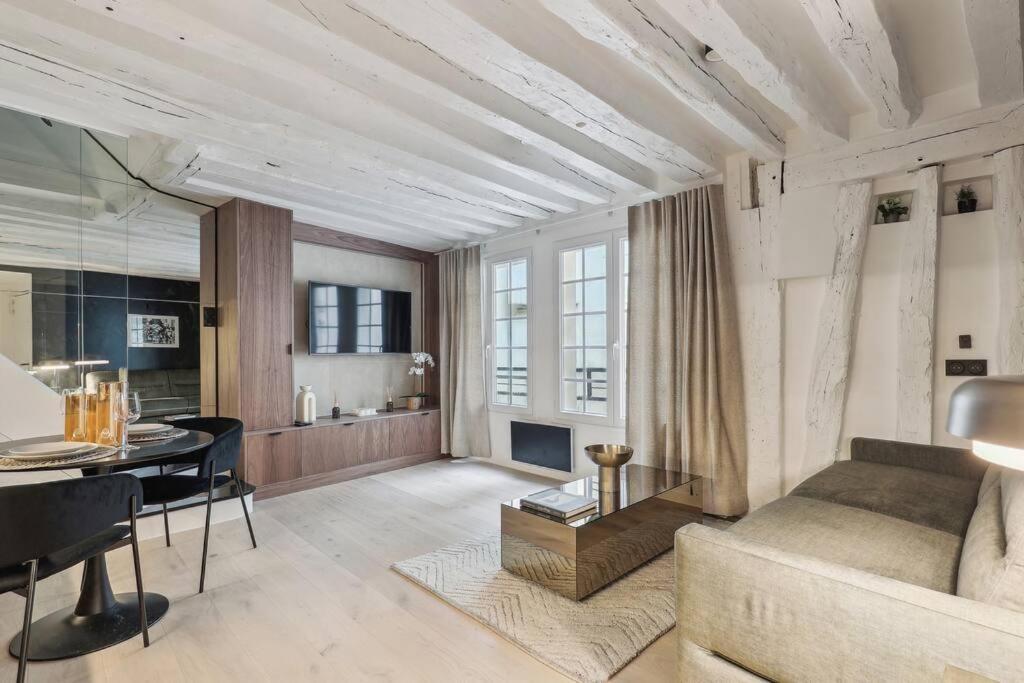 דירות Duplex Parisien Pres Du Louvre מראה חיצוני תמונה