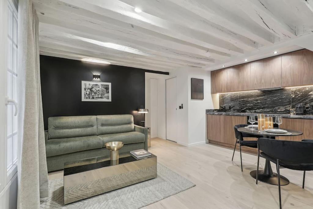 דירות Duplex Parisien Pres Du Louvre מראה חיצוני תמונה